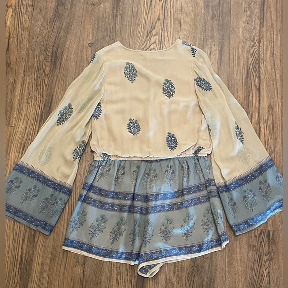 Free People janpath romper. S long sleeve so cute - Picture 3 of 3